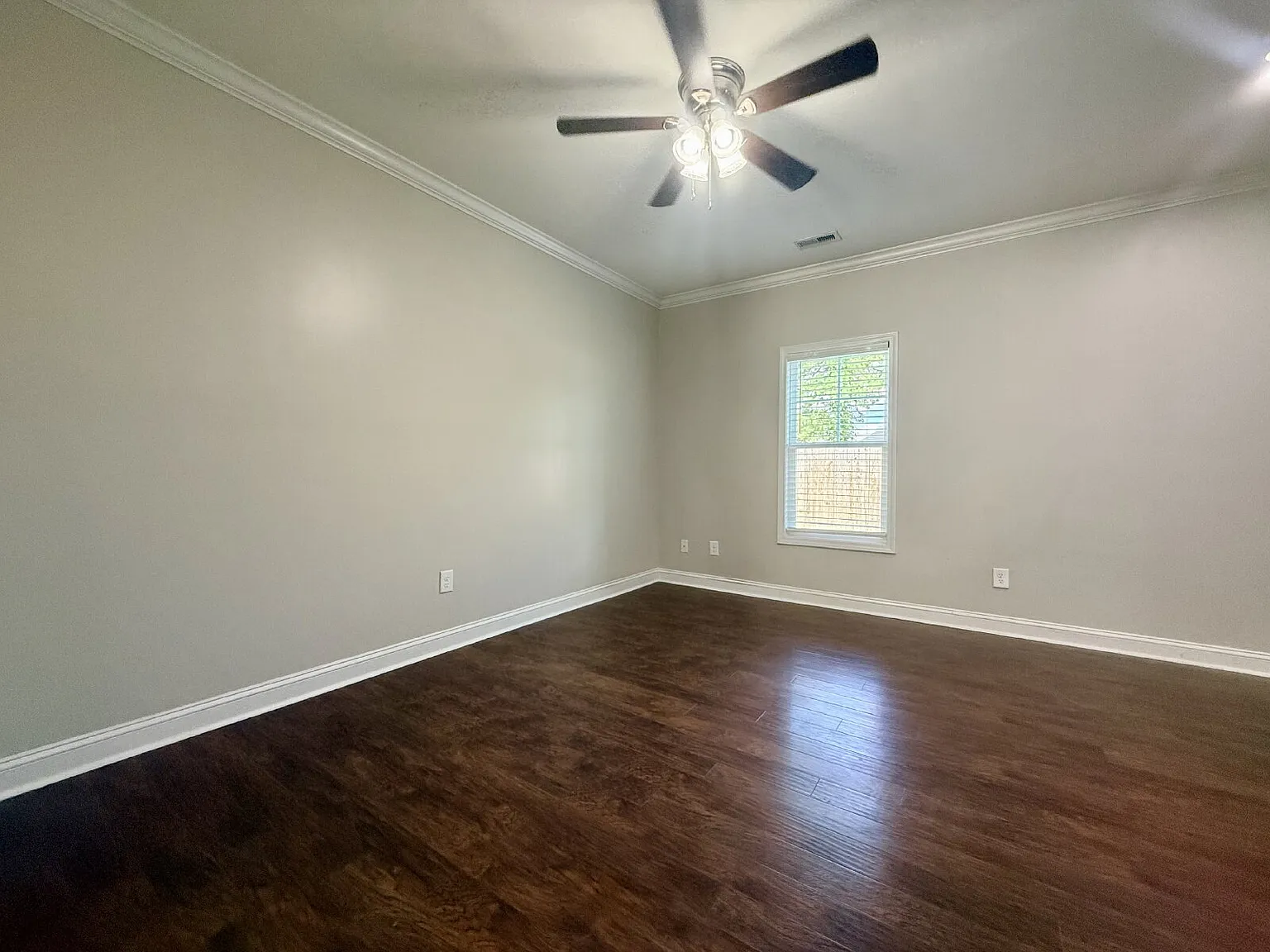 3 bed, 2.5 bath, 1460 sqft, $1,450 — Photo 3