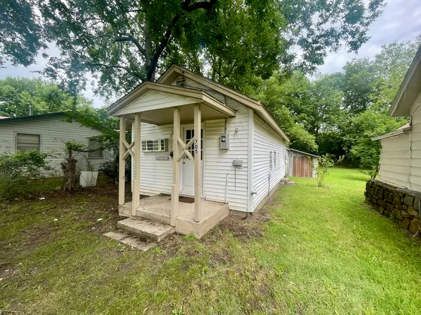 705 N 9th St, Collinsville, OK 74021