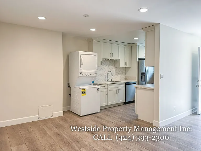 942 7th St #6 — Photo 3