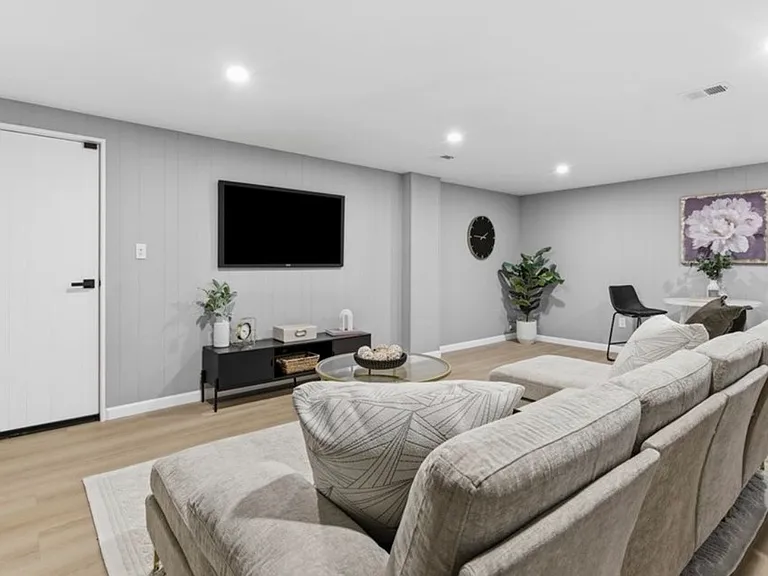 118 Bailey Ave — Photo 9