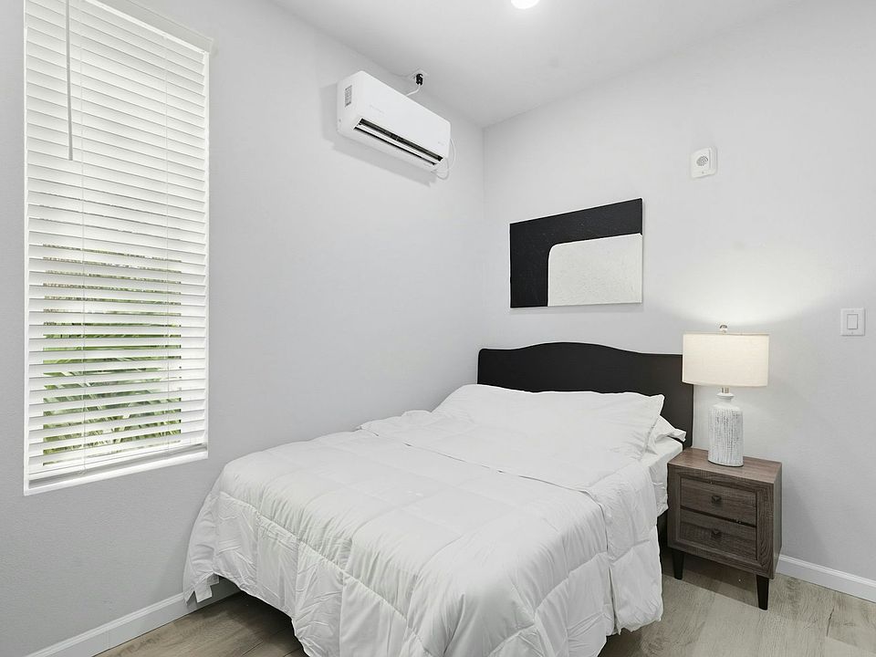 1st image of 715 28th St #H