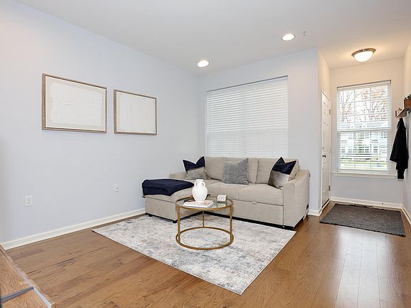 5th image of 4 Masterson Ct
