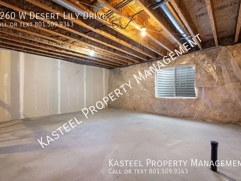 3260 W Desert Lily Dr — Photo 24