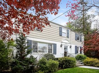 17 Richbell Rd, White Plains, NY 10605