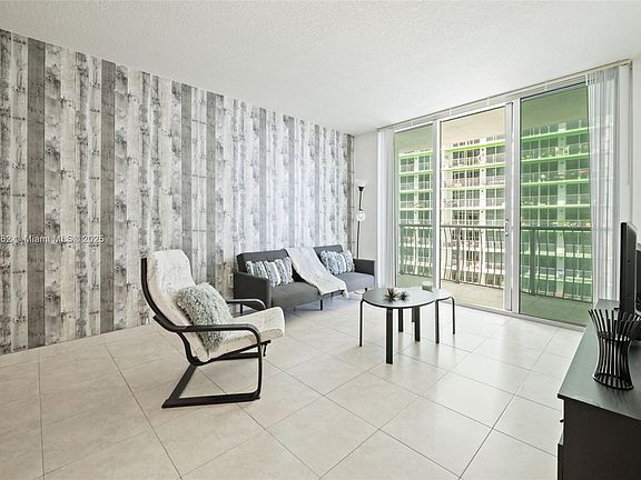 4th image of 1750 N Bayshore Dr APT 1705