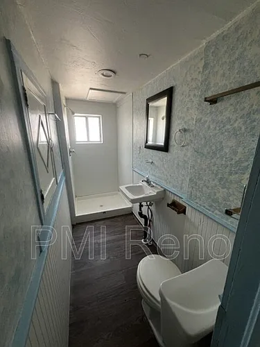 724 W 6th St #B Photo 1 724 W 6th St #B Photo 1