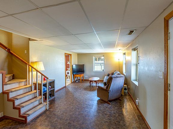 3rd image of 119 W Hancock St