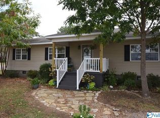 1205 Sunset Dr, Guntersville, AL 35976