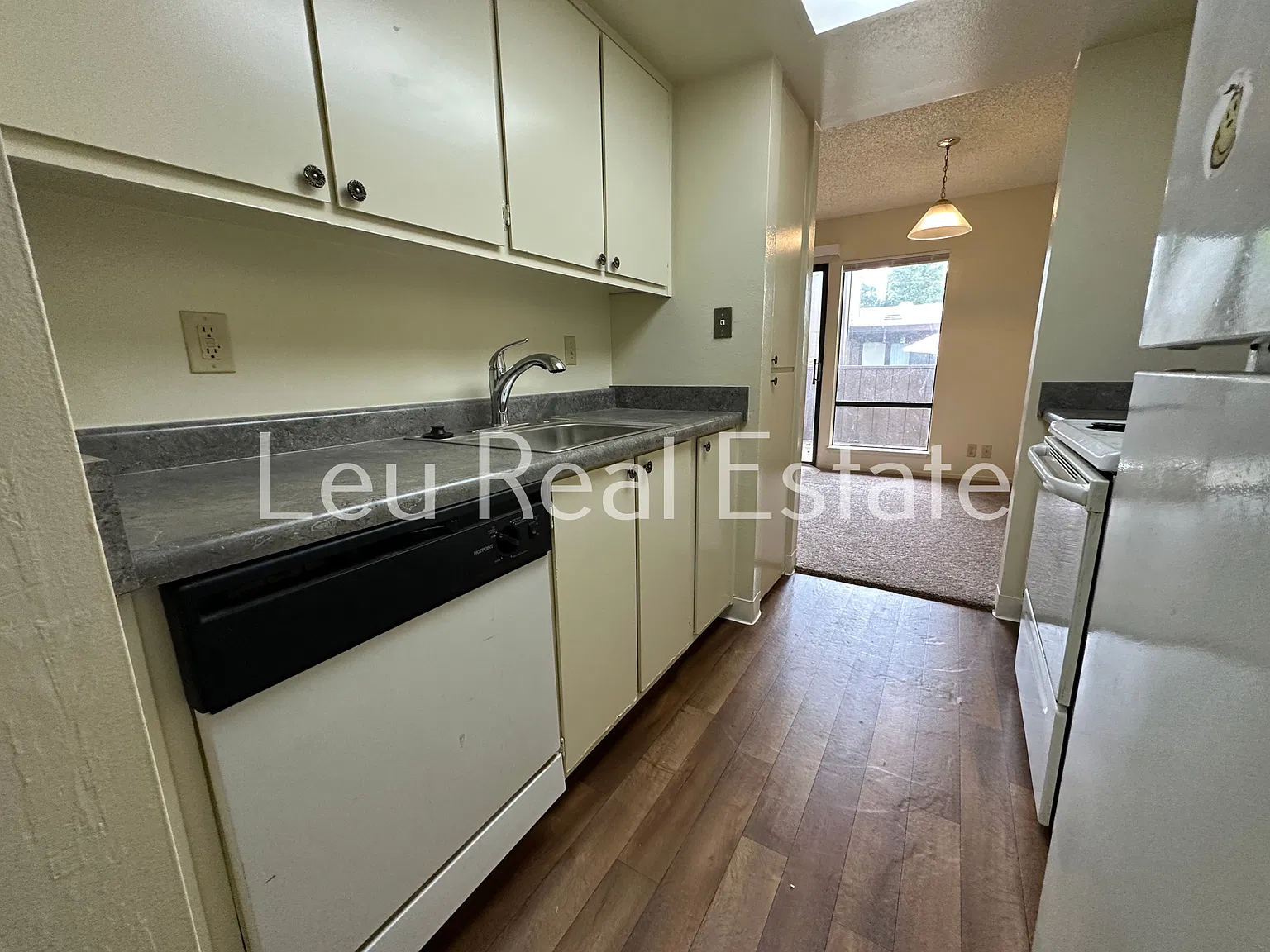 1 bed, 700 sqft, $1,400 — Photo 3