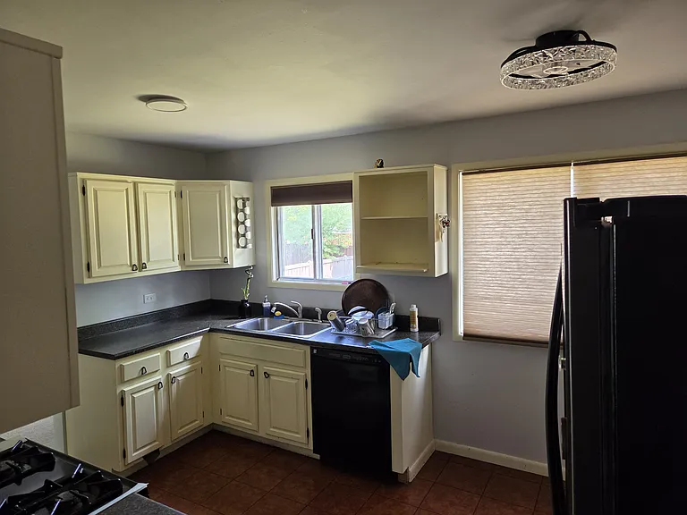 800 W Beechtree Ln — Photo 8
