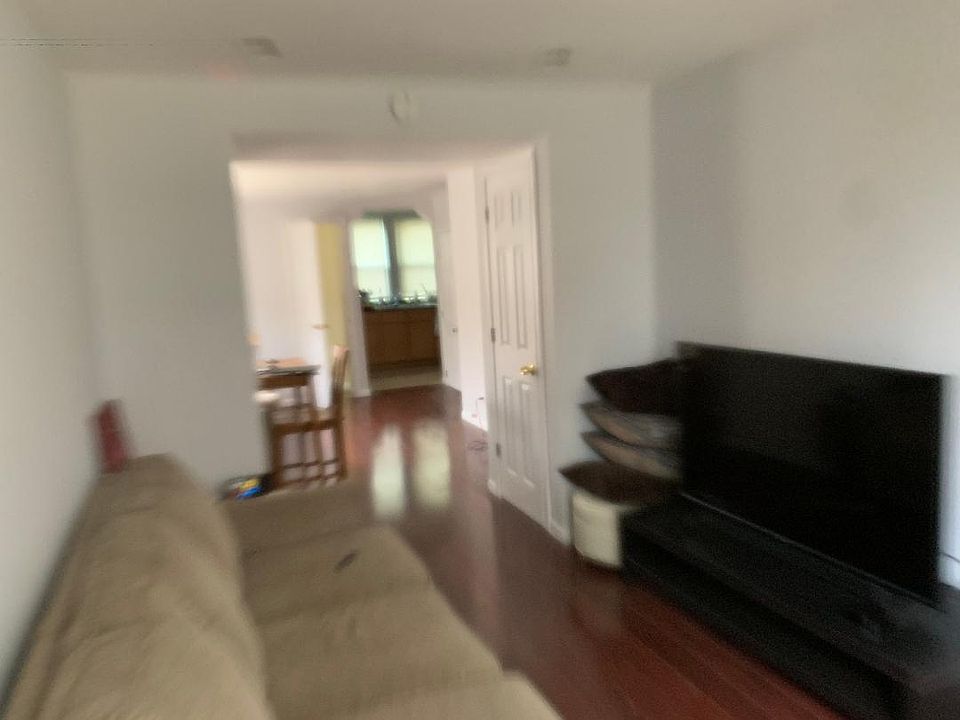 2nd image of 2437 W 34th St #1F