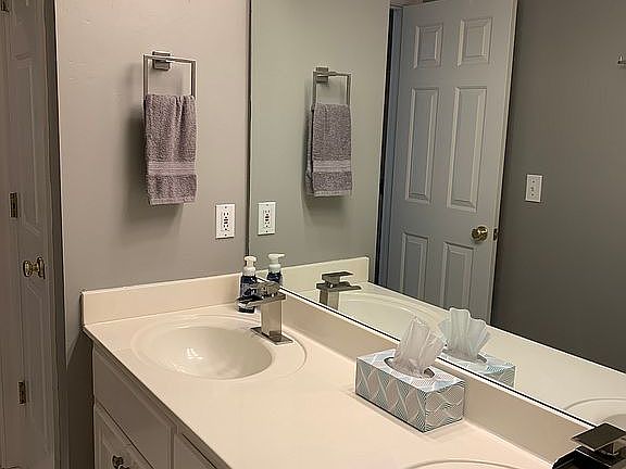 2nd Bathroom 