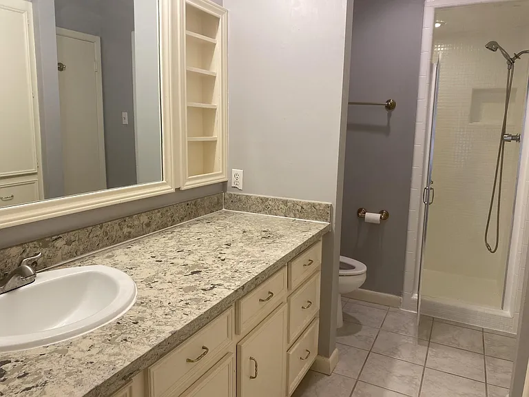 5 Bendwood Dr — Photo 3