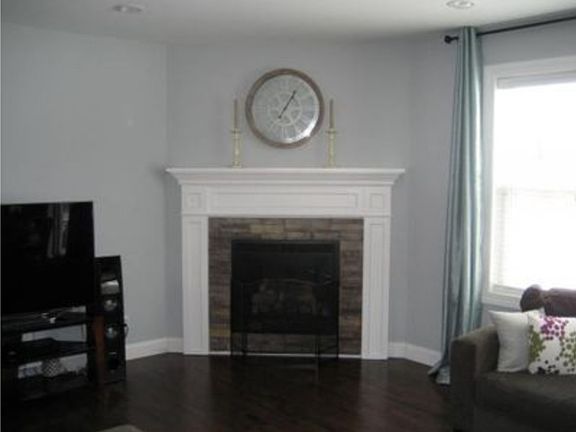 Gas fireplace