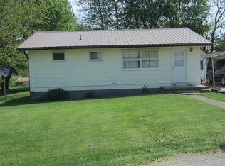 107 S 3rd St, Irvington, KY 40146