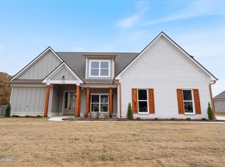 2530 Saint Elmos Fire Dr, Hernando, MS 38632