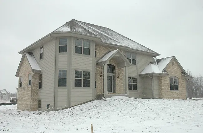 N36W22939 Wyndemere Dr photo 1