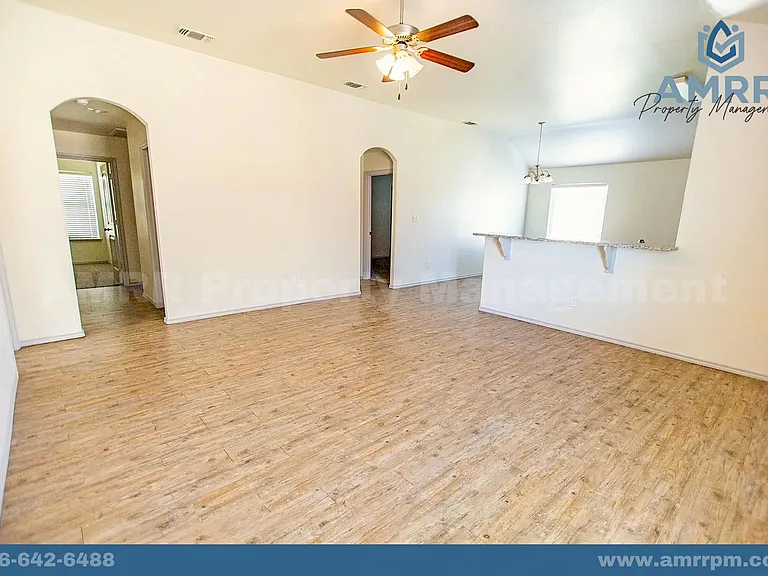 1220 Kingston St — Photo 5