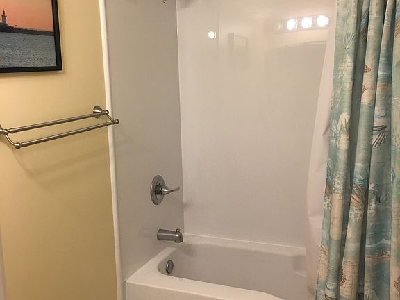 5th image of 220 Inwood Blvd