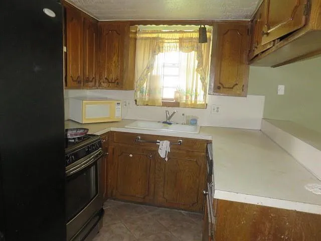 8811 Burford Ln — Photo 10