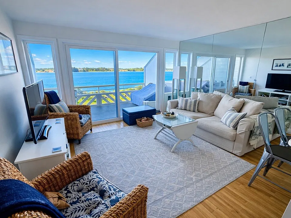 274 Dune Rd #26