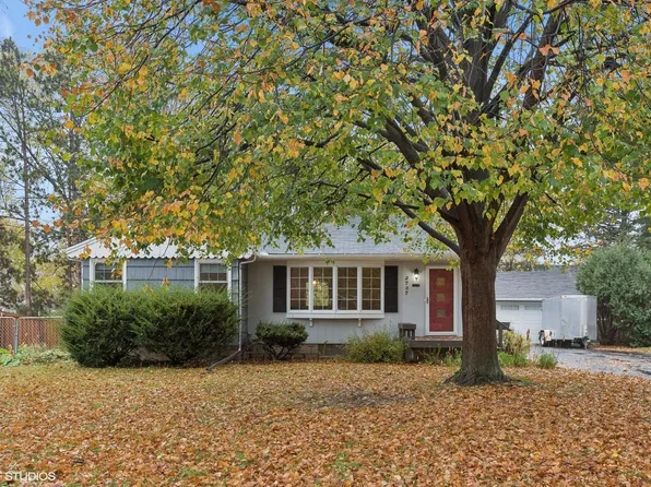 2737 Aglen St, Saint Paul, MN 55113