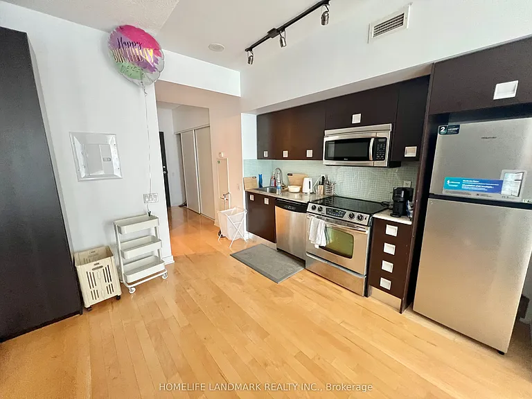 33 Charles St E #1604 — Photo 13