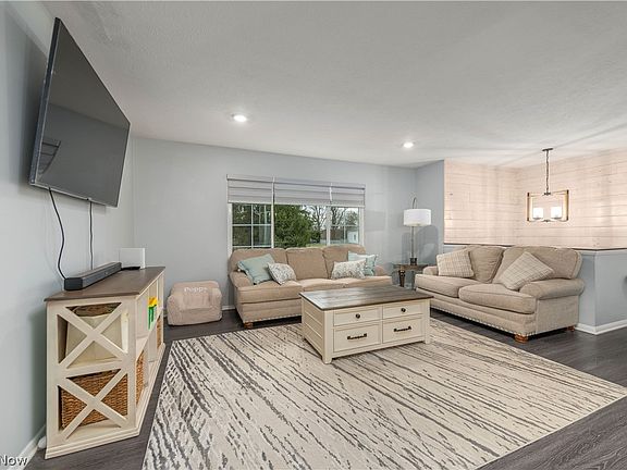 4th image of 22900 Mastick Rd