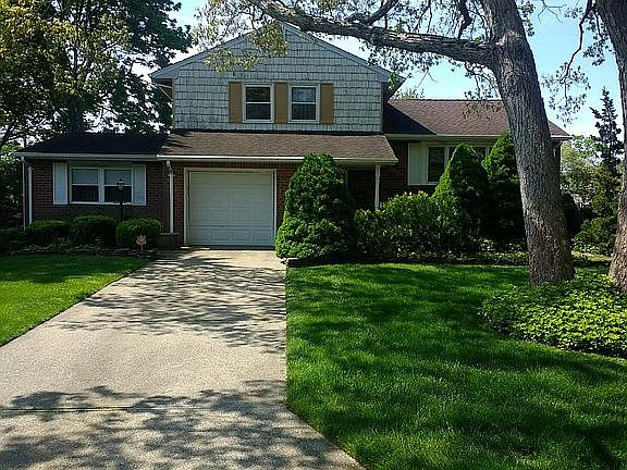 180 Country Village Ln, East Islip, NY 11730 | Zillow