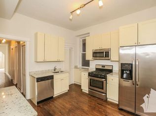 850 W Armitage Ave, Chicago, IL 60614