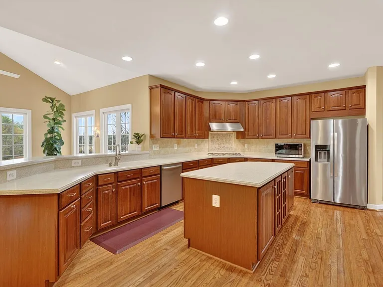 401 Hilton Head Ct — Photo 23