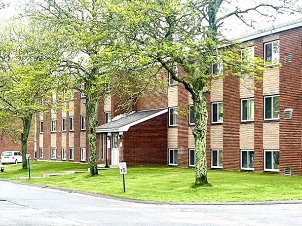 2100 Phillips Rd APT 34, New Bedford, MA 02745