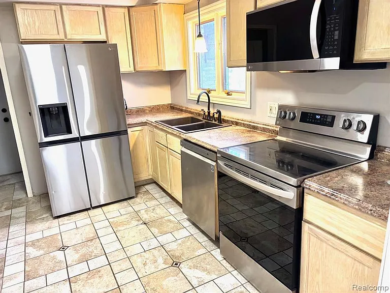 32560 Hearthstone Rd — Photo 15