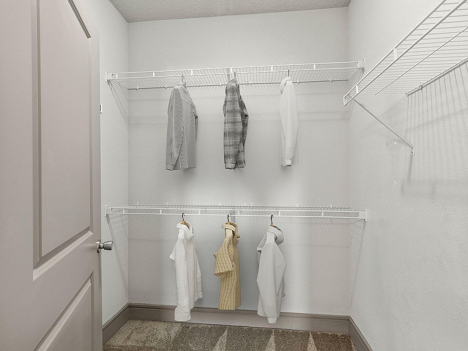 Lux at Sorrel - Walk-in Closet