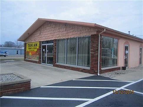 1st image of 535 E Riverview Ave