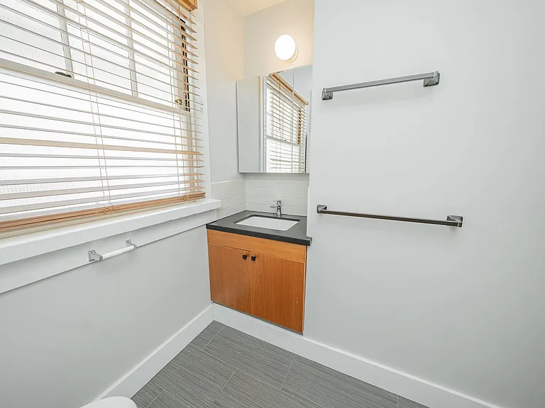 2209 Cedar Street — Photo 8