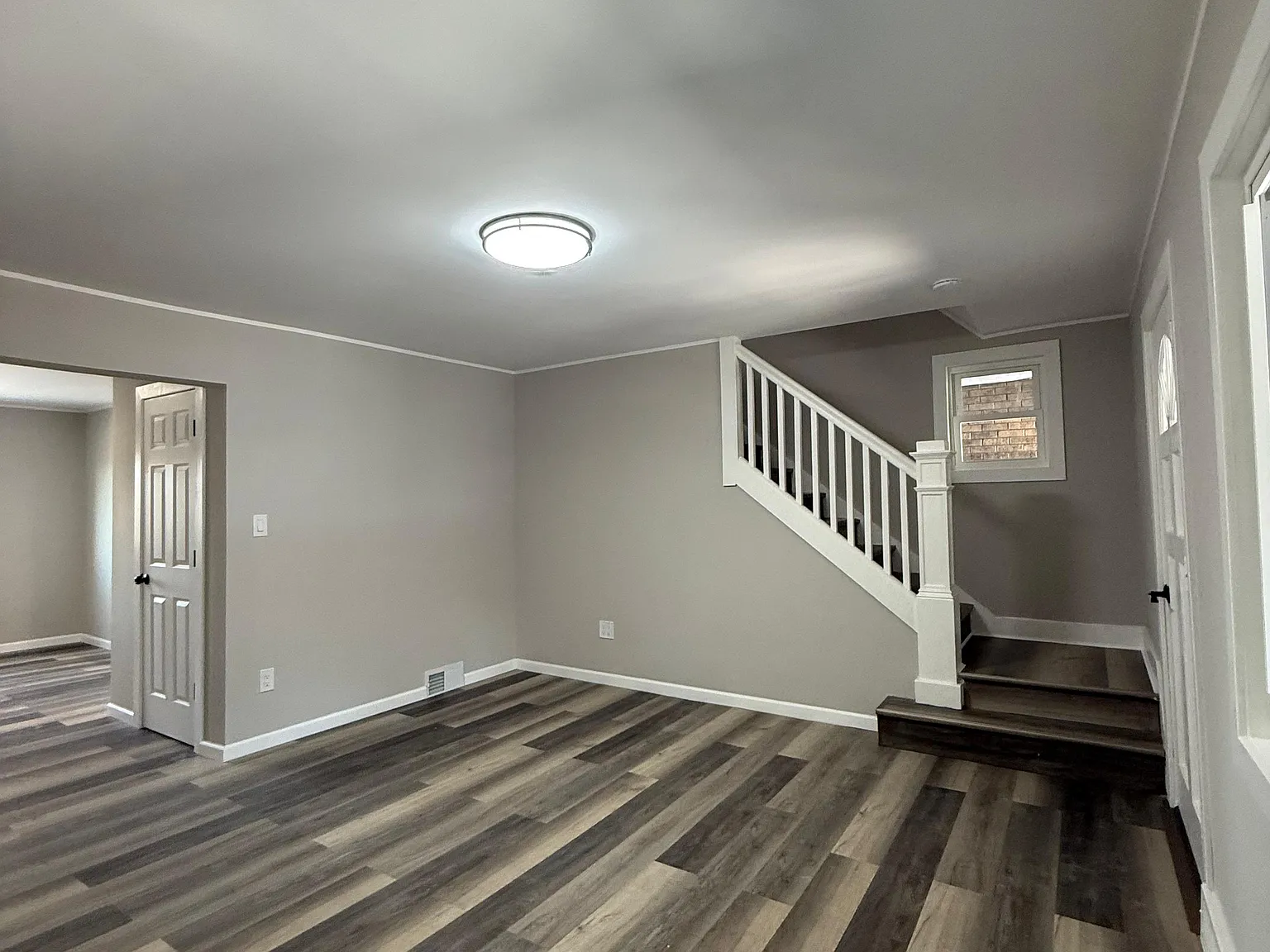 79 Evans Ave — Photo 4