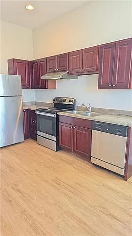 2 bed, 1.5 bath, 800 sqft, $1,295 — Photo 3