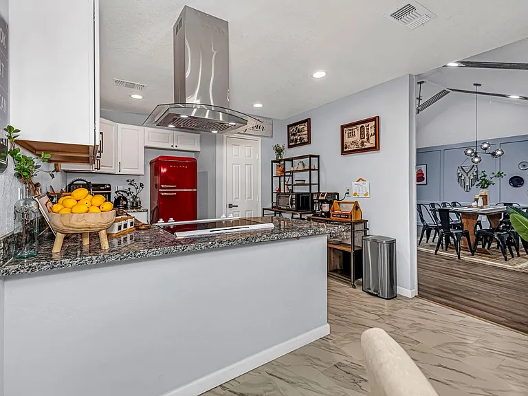 13330 Trompilla Ln — Photo 10