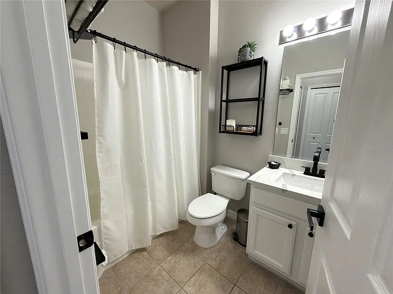 734 Monroe Cir — Photo 25