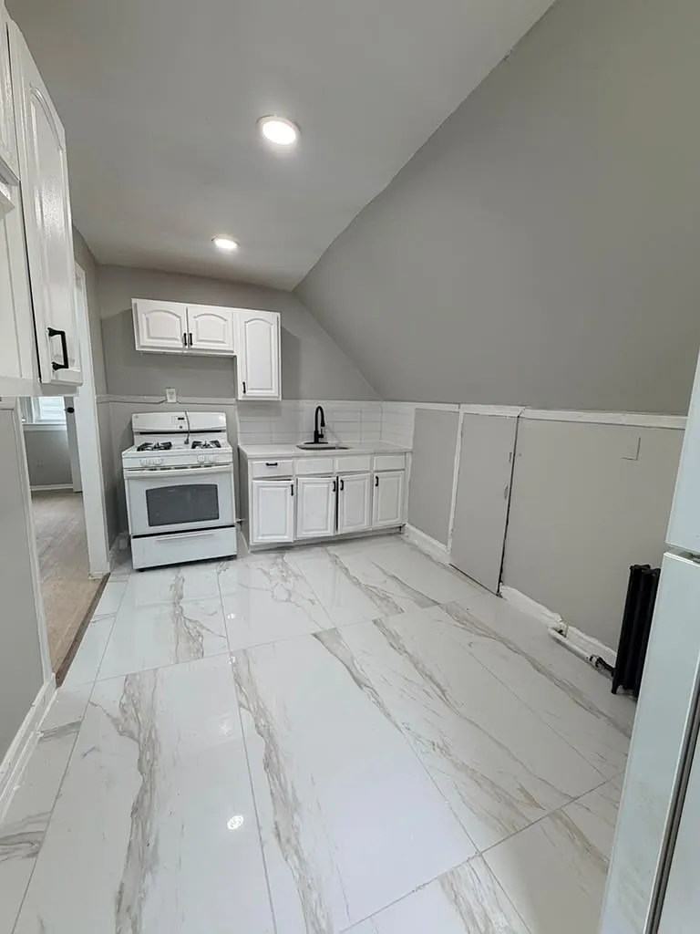 2 bed, $1,800 — Photo 3
