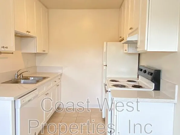 Casa Niagara, 4978 Niagara Ave #22, San Diego, CA 92107