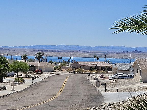 3rd image of 2949 Sombrero Dr
