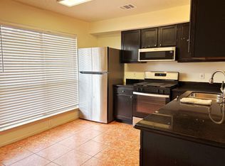 446 Capehill Dr, Webster, TX 77598