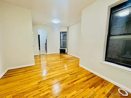 Rented by DeSimone Real Estate | media 2