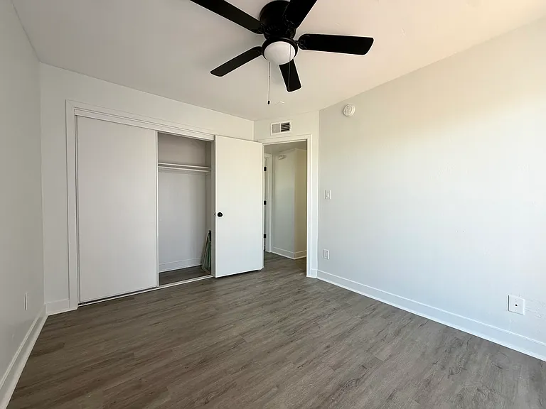 901 E Claremont St #5 — Photo 8
