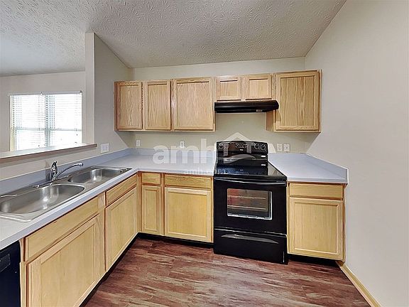 4th image of 2184 Shadow Rock Dr