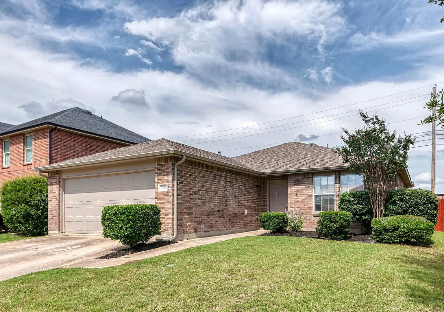 For Lease!! 3/2/2 Home In Fort Worth Lakepointe Hoa! — Photo 1