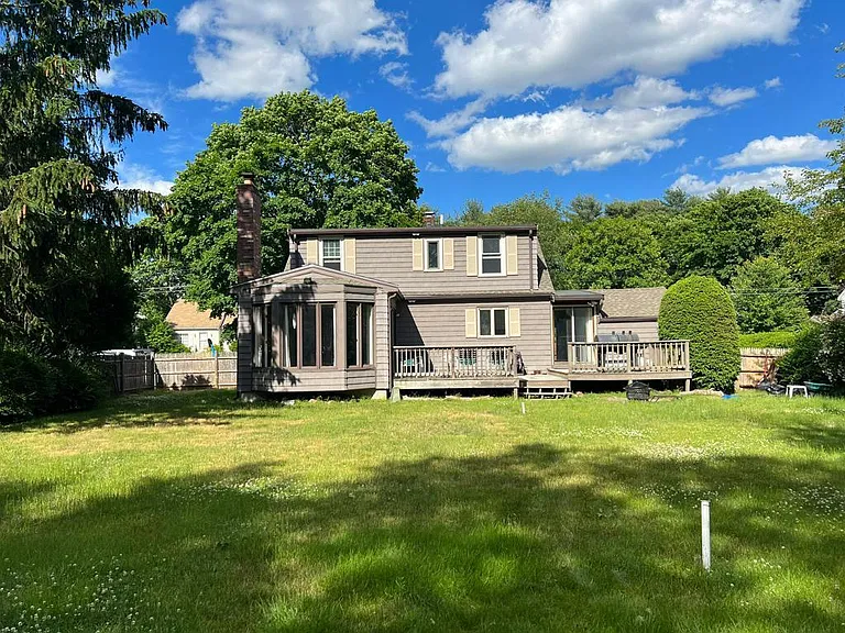 7 Lee Rd — Photo 3