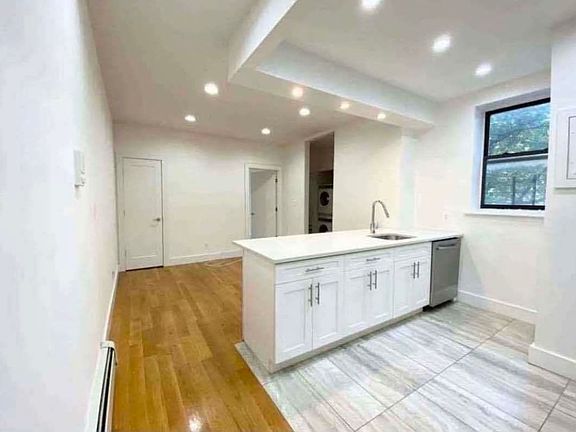 2nd image of 56 W 127th St #2R